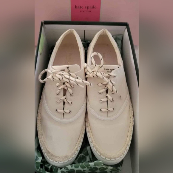 Shoes - Picture 2 of 3